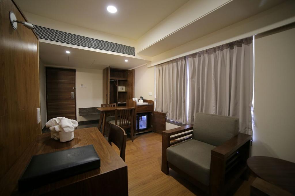 The Basil Park Bhavnagar Quarto foto