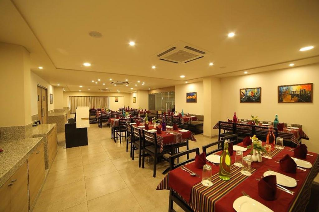 The Basil Park Bhavnagar Exterior foto
